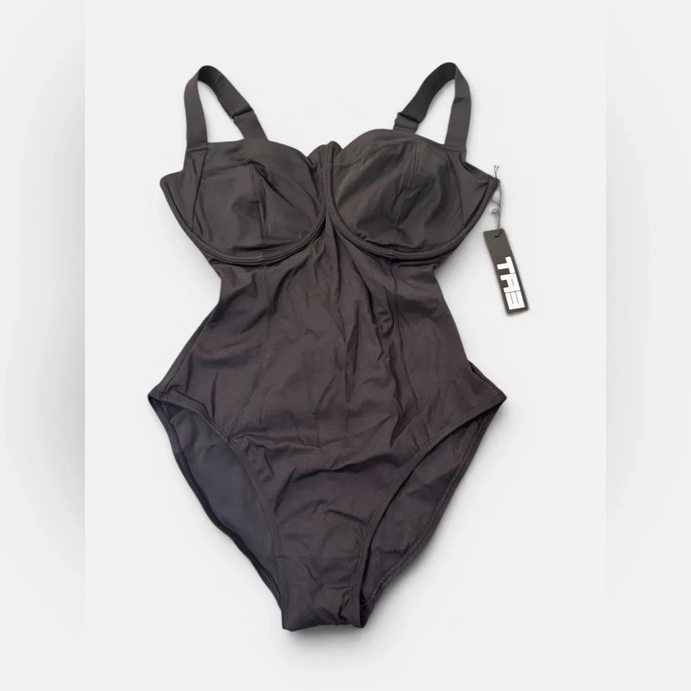EHY Black One-Piece Swimwear with Underwire Support